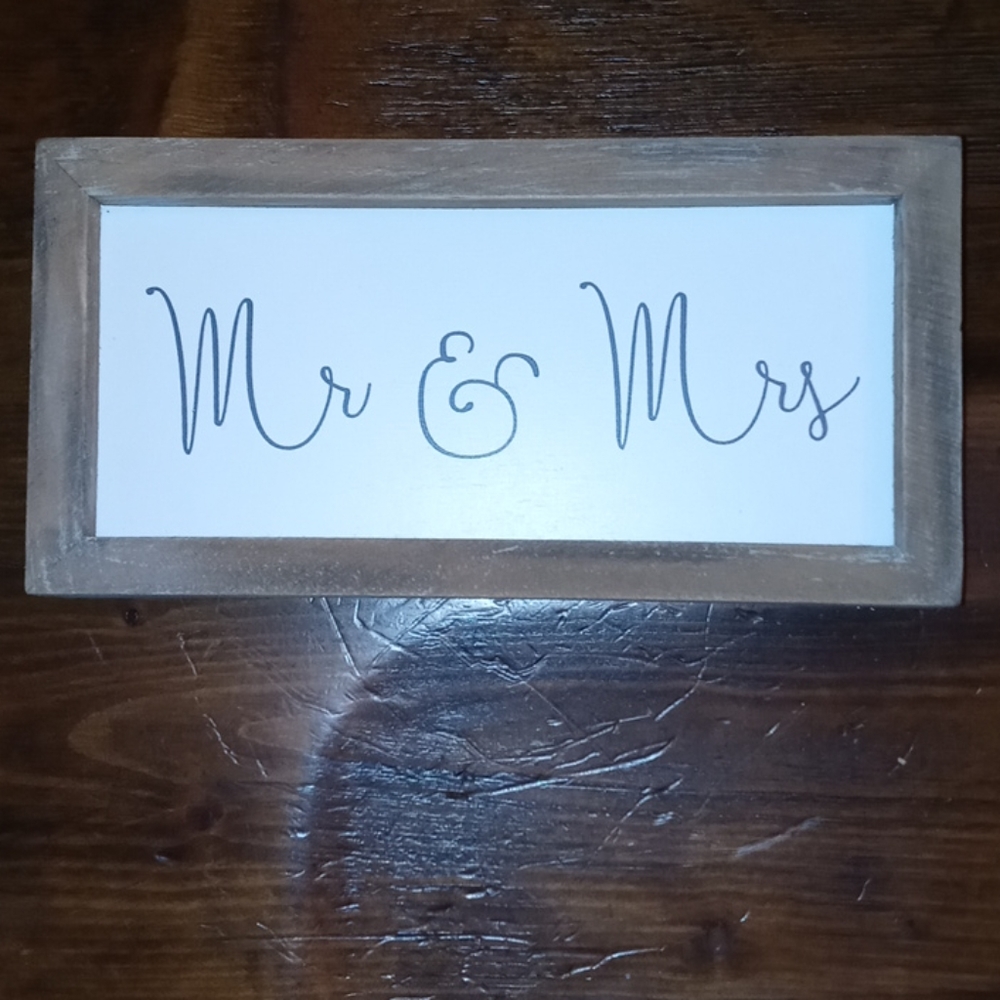 Collins fresh + original desk cursive decor